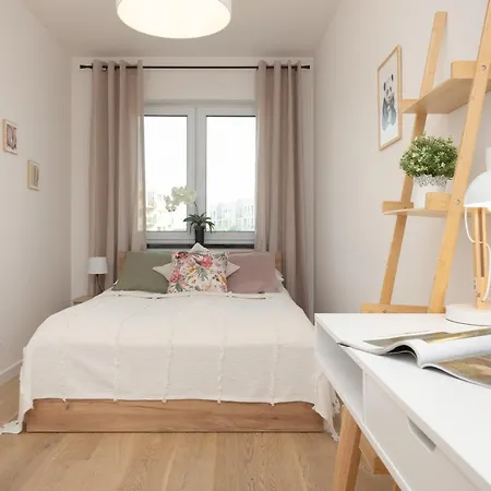 Apartament Modern & Bright With Parking And Balcony By Renters *