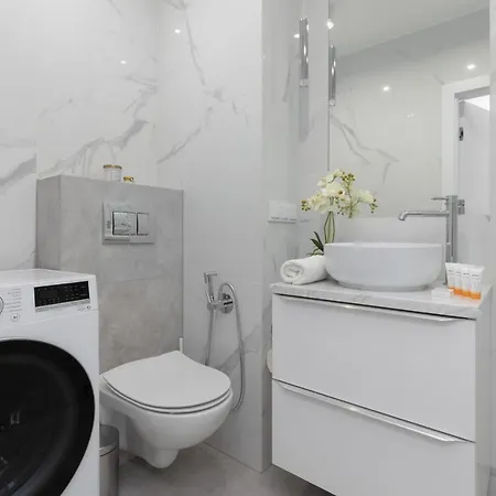 Apartament Modern & Bright With Parking And Balcony By Renters Warszawa