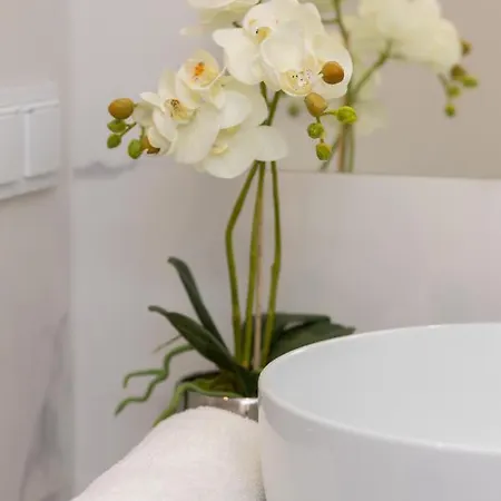 Modern & Bright With Parking And Balcony By Renters Apartament Warszawa