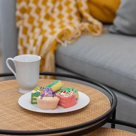 Modern & Bright With Parking And Balcony By Renters Apartament *