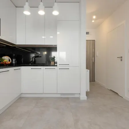 Modern & Bright With Parking And Balcony By Renters Apartament
