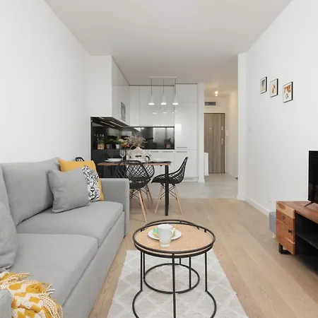 Apartament Modern & Bright With Parking And Balcony By Renters *